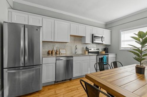 254 Vermont Ave, Providence, RI 02905-2829