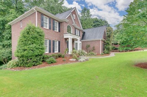 410 Ivy Hall Dr, Atlanta, GA 30350-5546