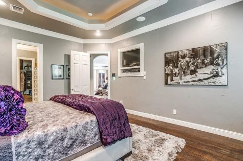 5968 Riverbend Pl, Fort Worth TX  76112-1064 exterior