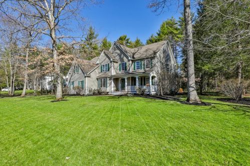 5 Mosswood Cir, Amherst, NH 03031-1944