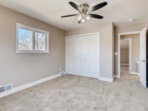 1427 Hazel St, Saint Paul MN  55119-4220 exterior