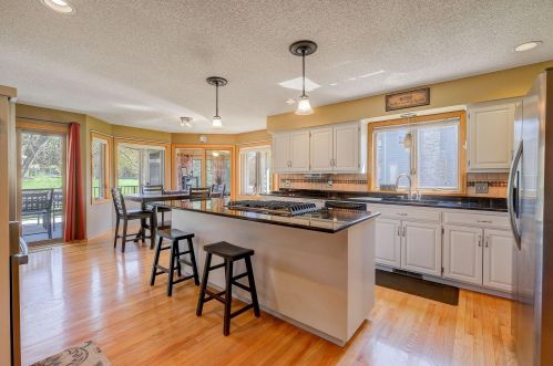 4970 Rosewood Ln, Minneapolis MN  55442-2098 exterior