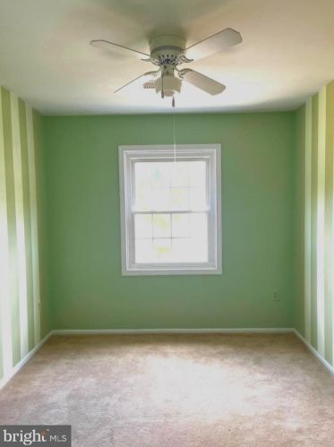 5076 Queens Wood Dr, Springfield VA  22015-1530 exterior