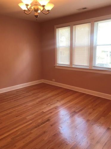 3236 Carpenter St, Chicago, IL 60608-6513