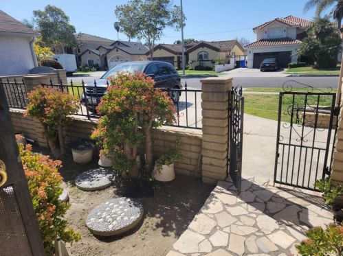 9325 Buell St, Downey, CA 90241-2946