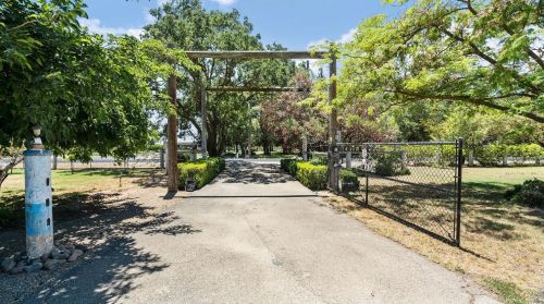 5771 Turner Rd, Lodi, CA 95242-9310