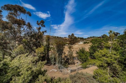 2159 Bella Vista Dr, Vista, CA 92084-7907