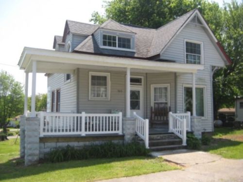 303 Church St, Enfield, IL 62835-1023