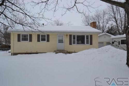 204 5th Ave, Corson, SD 57005-1351