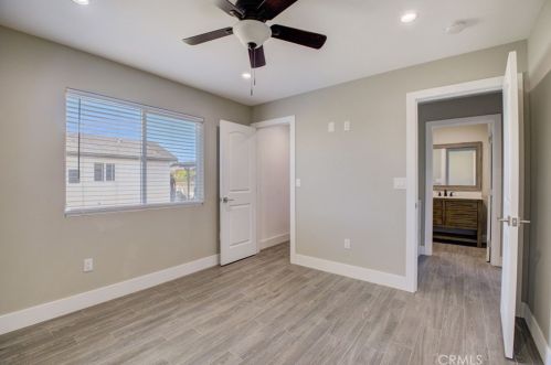 1518 Cochran St, Simi Valley CA 93065-2047 exterior