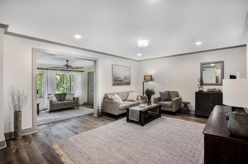 178 Barone Pl, Atlanta GA  30327-1073 exterior