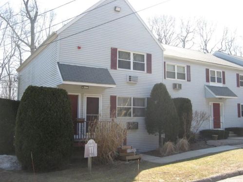 11 Apache Dr, Westerly, RI 02891-2055