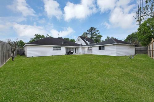 403 Pebblebrook Dr, Taylor Lake Village TX  77586-6012 exterior