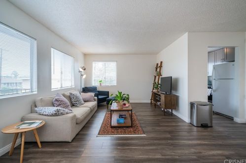 1447 Windsor Rd, Glendale CA  91205-2767 exterior