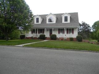 7516 Maple Leaf Dr, Corryton, TN 37721-3315