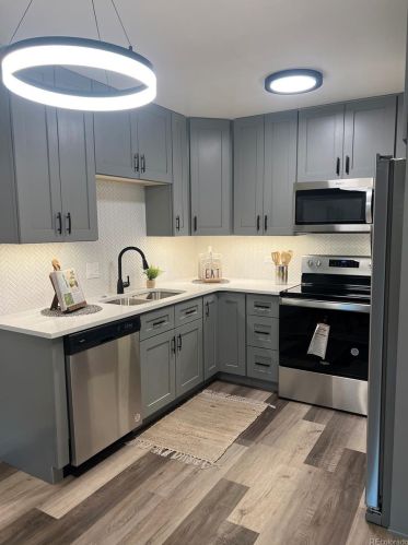 705 Clinton St, Denver, CO 80247-1581