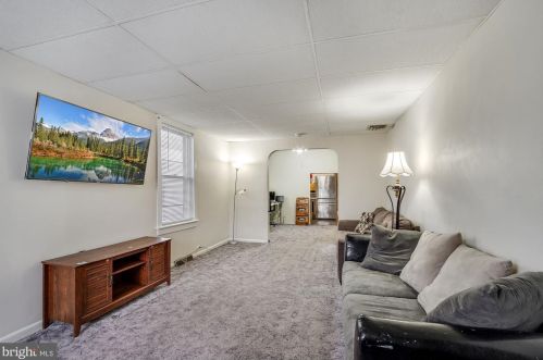 1801 River Dr, Camden, NJ 08110-2925