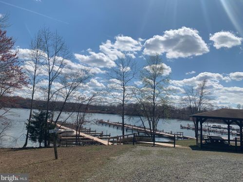 24 Kelly Cir, Mineral, VA 23117-4717