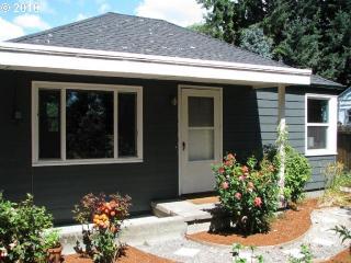 609 Marine Dr, Portland, OR 97211-1058