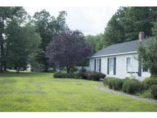 1 Danville Rd, Kingston, NH 03848-3479