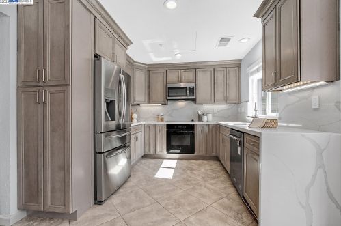 4552 Maureen Cir, Livermore, CA 94550-8003