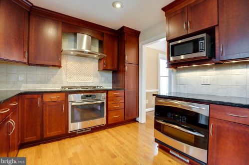 13425 Cavalier Woods Dr, Clifton, VA 20124-1041