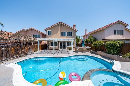 3670 Windstorm Way, Riverside CA  92503-4505 exterior