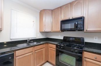2334 Elmwood Dr, Atlanta GA  30339-8908 exterior