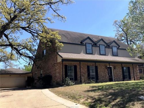 2510 Memorial Dr, Bryan, TX 77802-2823