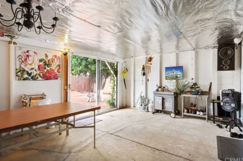 10462 Hole Ave, Riverside CA  92505-1620 exterior