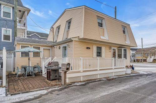 125 Throssell Rd, Lavallette NJ 08735-3230 exterior