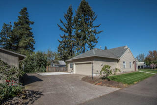 3763 Brogden St, Beaverton OR  97124-6308 exterior