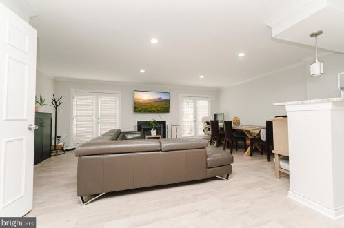 5703 Oakshore Ct, Springfield VA  22015-2250 exterior