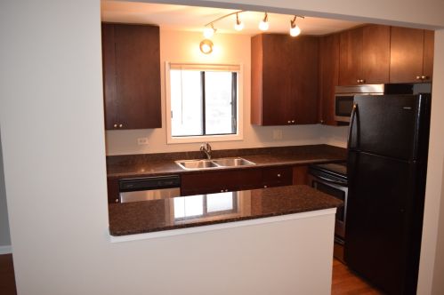 456 Spruce Dr, Palatine, IL 60074-2309