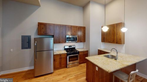 2701 Girard Ave, Philadelphia, PA 19130-1212