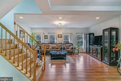 6935 Traditions Trl, Gainesville, VA 20155-1459