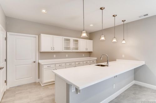 6531 Addison Way, Aurora CO 80016-4162 exterior