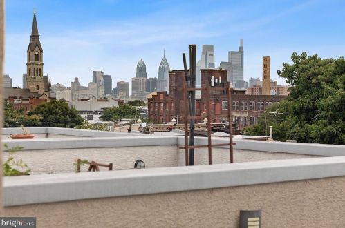 1419 4 St, Philadelphia PA 19147-0059 exterior