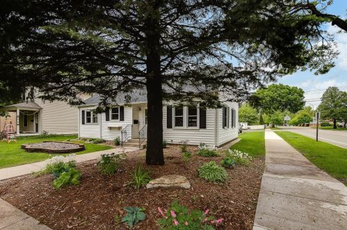 2495 13th Ave, Saint Paul MN  55109-2437 exterior