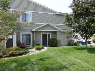 5025 Garland Ln, Minneapolis, MN 55446-2462