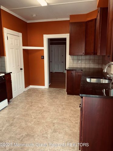 24 Rector Pl, Tinton Falls NJ  07701-1010 exterior