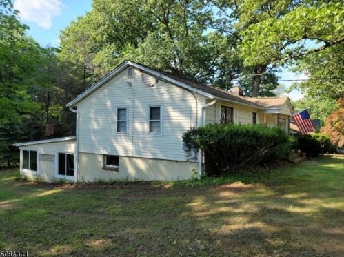 176 Fox Hill Rd, Parsippany, NJ 07834-3012