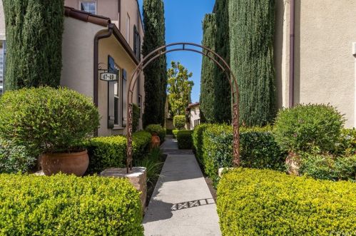 49 Bower Tree, Irvine CA  92603-0106 exterior
