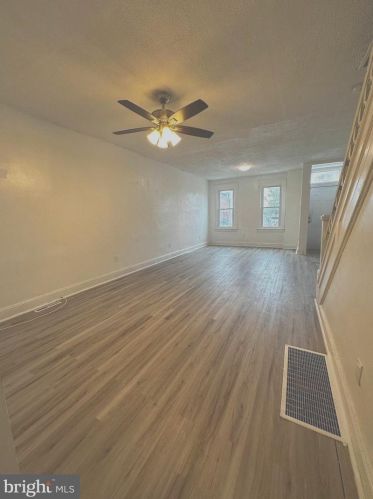 674 Clinton Ave, Trenton NJ  08638-3407 exterior