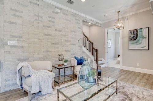 302 Nursery Ln, Fort Worth, TX 76114-4337