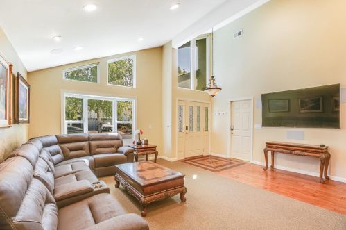 4227 Briarglen Dr, San Jose, CA 95118-2026