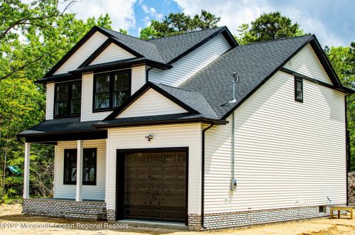 319 Nolan Ave, Berkeley Township, NJ 08721-3411