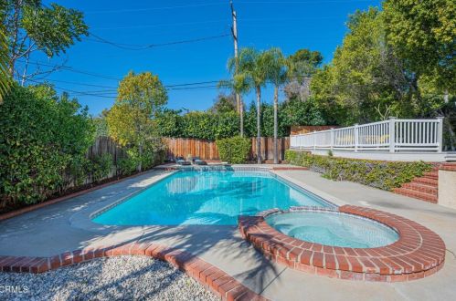 1631 Thompson Ave, Glendale CA  91201-1231 exterior