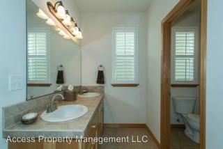 2165 Heritage Way, Newberg OR  97132-2469 exterior