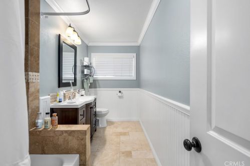 2405 Avalon Ave, Santa Ana CA 92705-7903 exterior